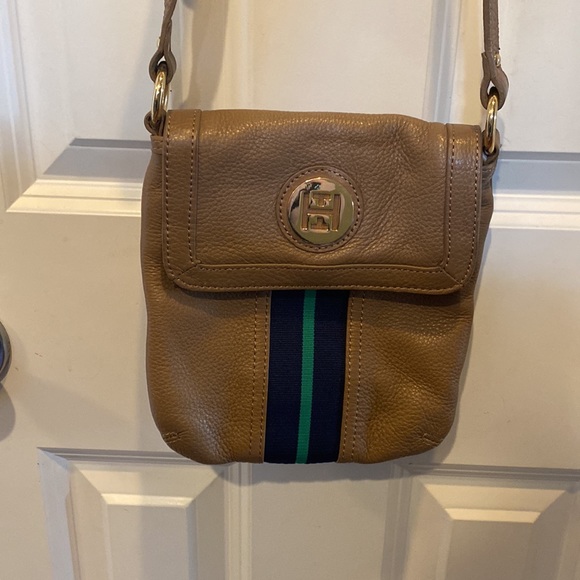 Tommy Hilfiger Handbags - Tommy Hilfiger Crossbody Bag